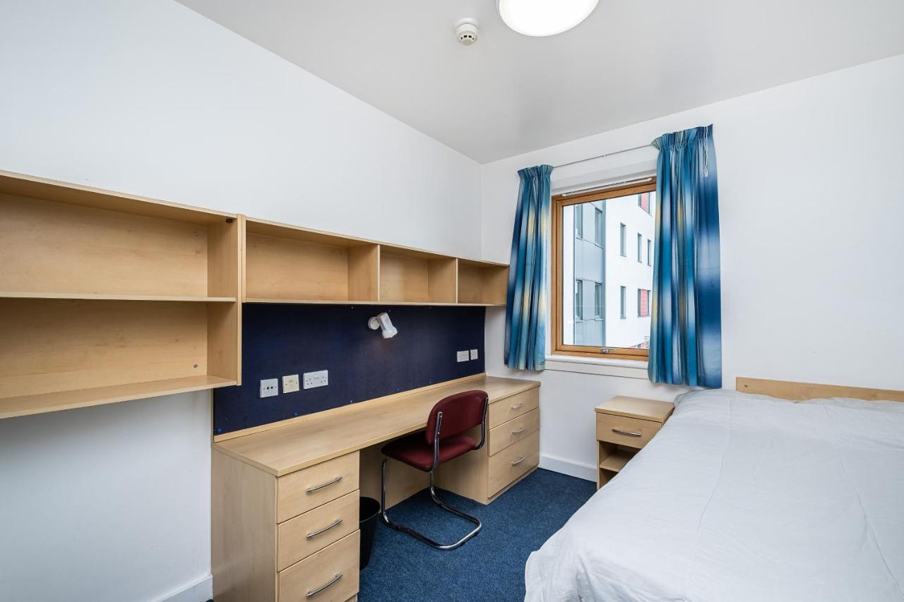1 Night Free Comfortable Ensuite Rooms, Gillingham - Sk Hoo Ngoại thất bức ảnh