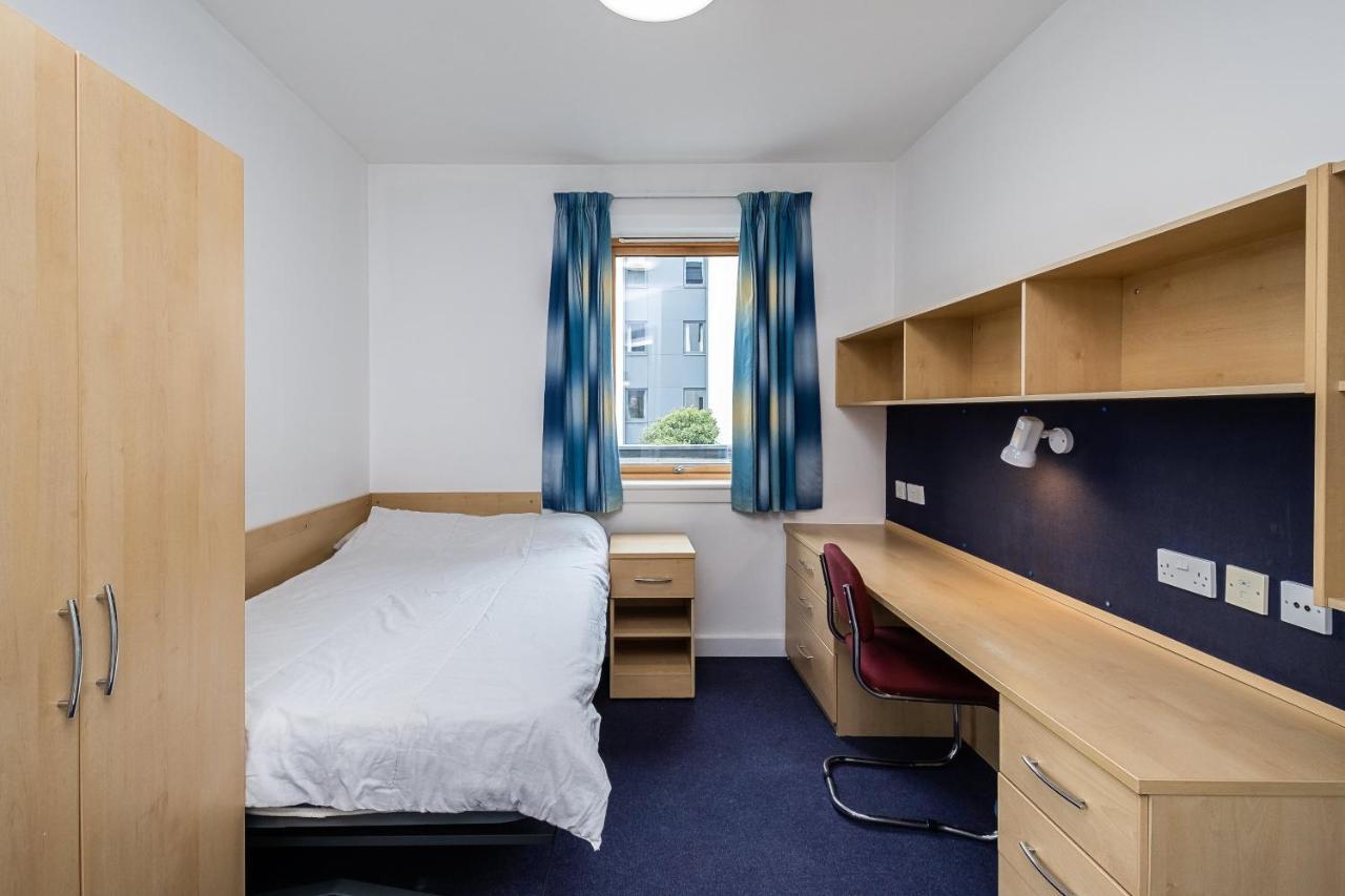 1 Night Free Comfortable Ensuite Rooms, Gillingham - Sk Hoo Ngoại thất bức ảnh